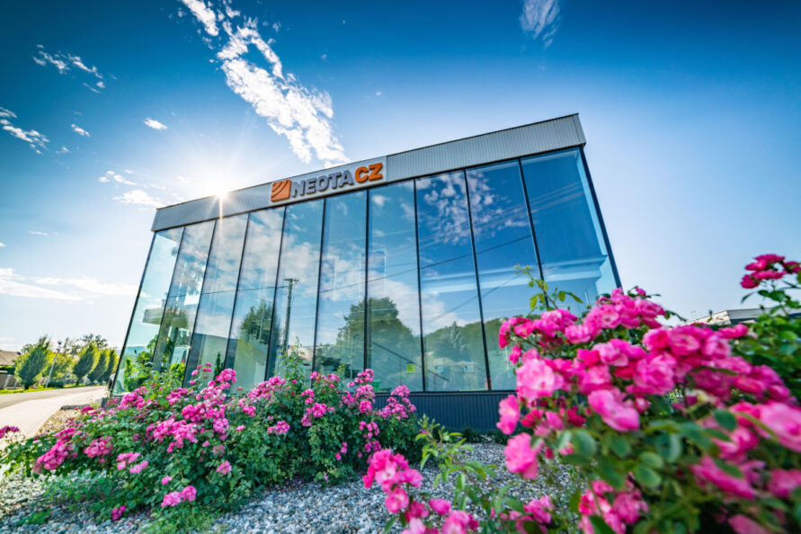 NEOTACZ kancelářská budova 2019