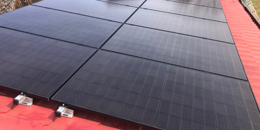 Solární systém na chatu: Šetří náklady a přináší pohodlí